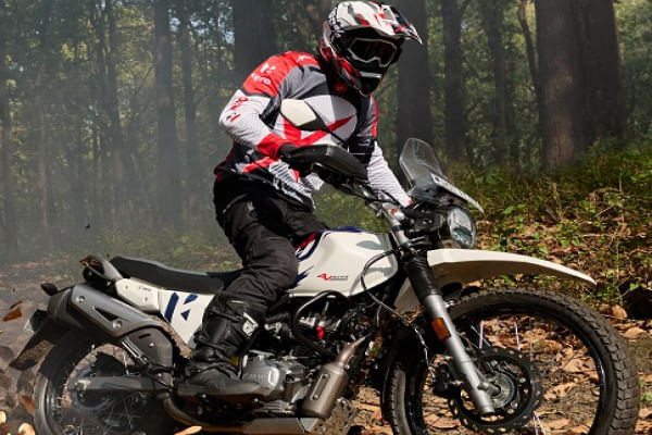 Hero Xpulse 200 BS6 Riding Shot