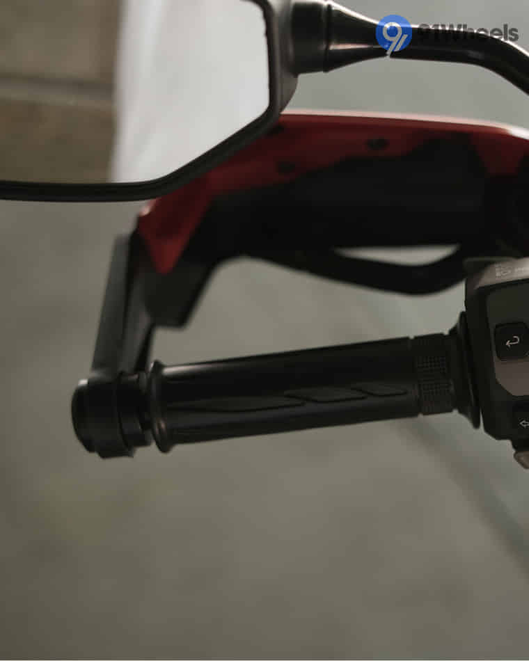 Handlebar & Console Area - 6