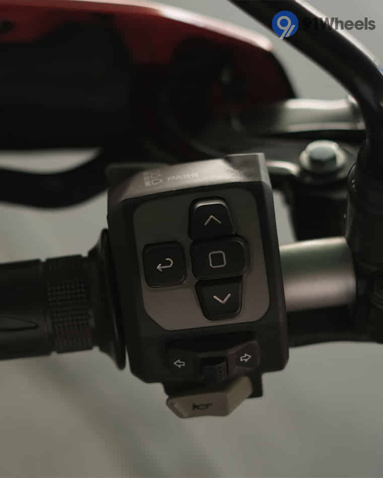 Handlebar & Console Area - 3