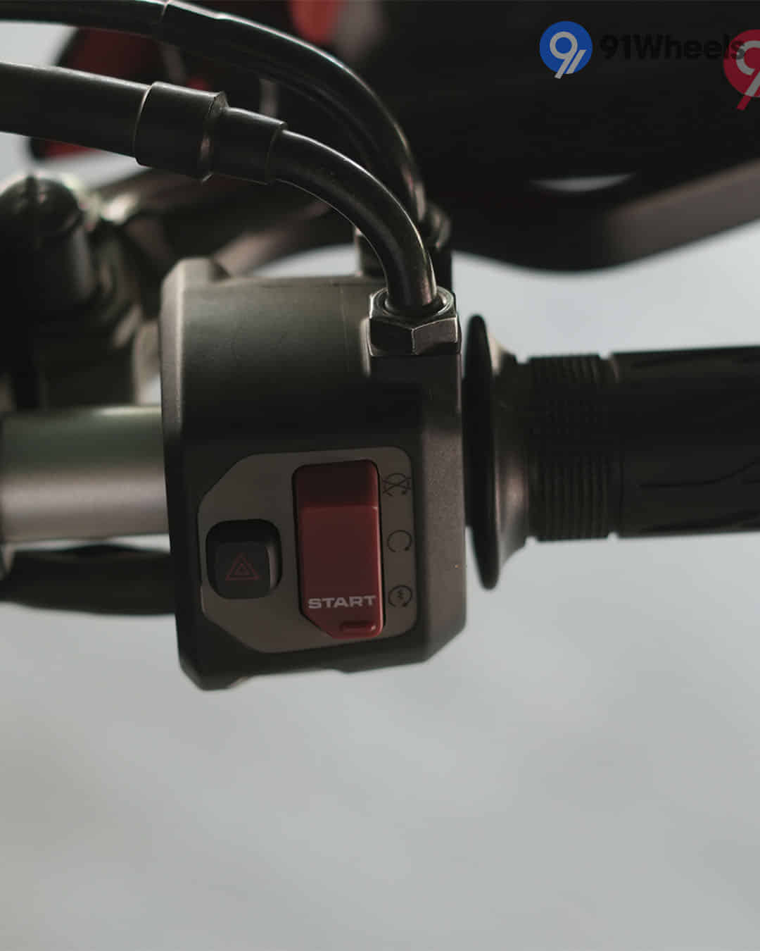 Multifunction Switchgear Right