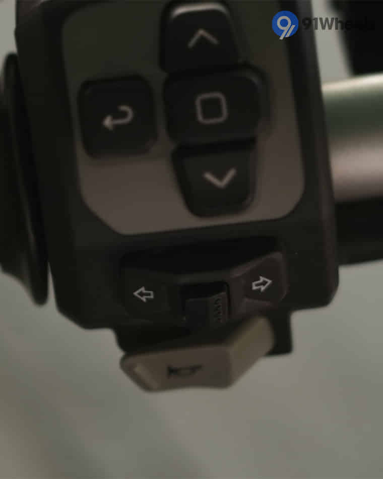 Handlebar & Console Area - 10