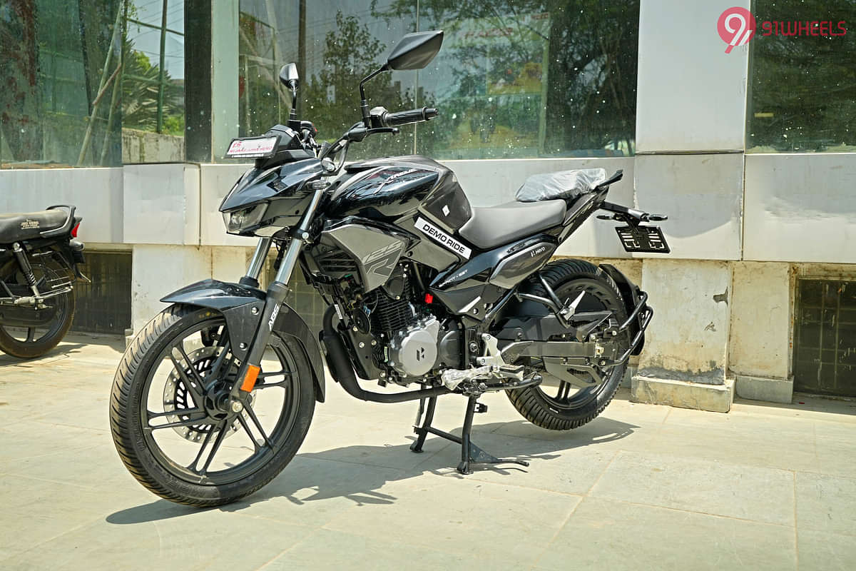 Hero Xtreme 125R Left Front Three Quarter