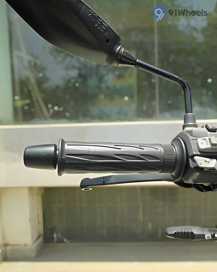 Handlebar & Console Area - 5