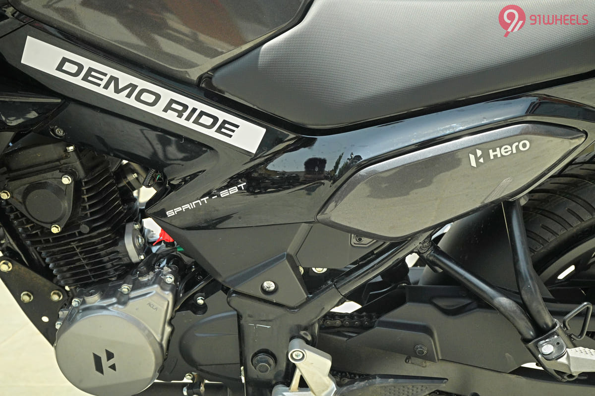 Hero Xtreme 125R Tool Kit Compartment Hero Xtreme 125R Tool Kit Compartment