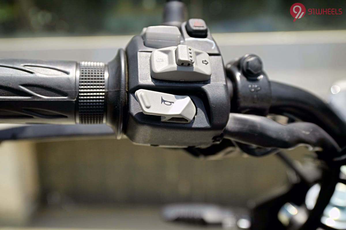 Hero Xtreme 125R Turn Indicators Switch Hero Xtreme 125R Turn Indicators Switch