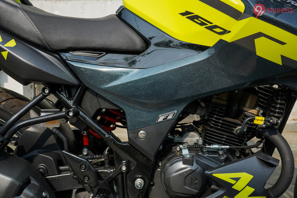 Hero Xtreme 160R 4V Battery Compartment Hero Xtreme 160R 4V Battery Compartment