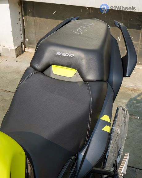 Xtreme 160R 4V Bike Seat