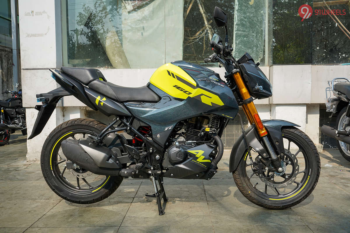Hero Xtreme 160R 4V Right Side View