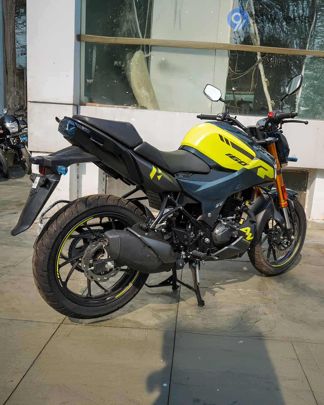 Right Rear Three Quarter