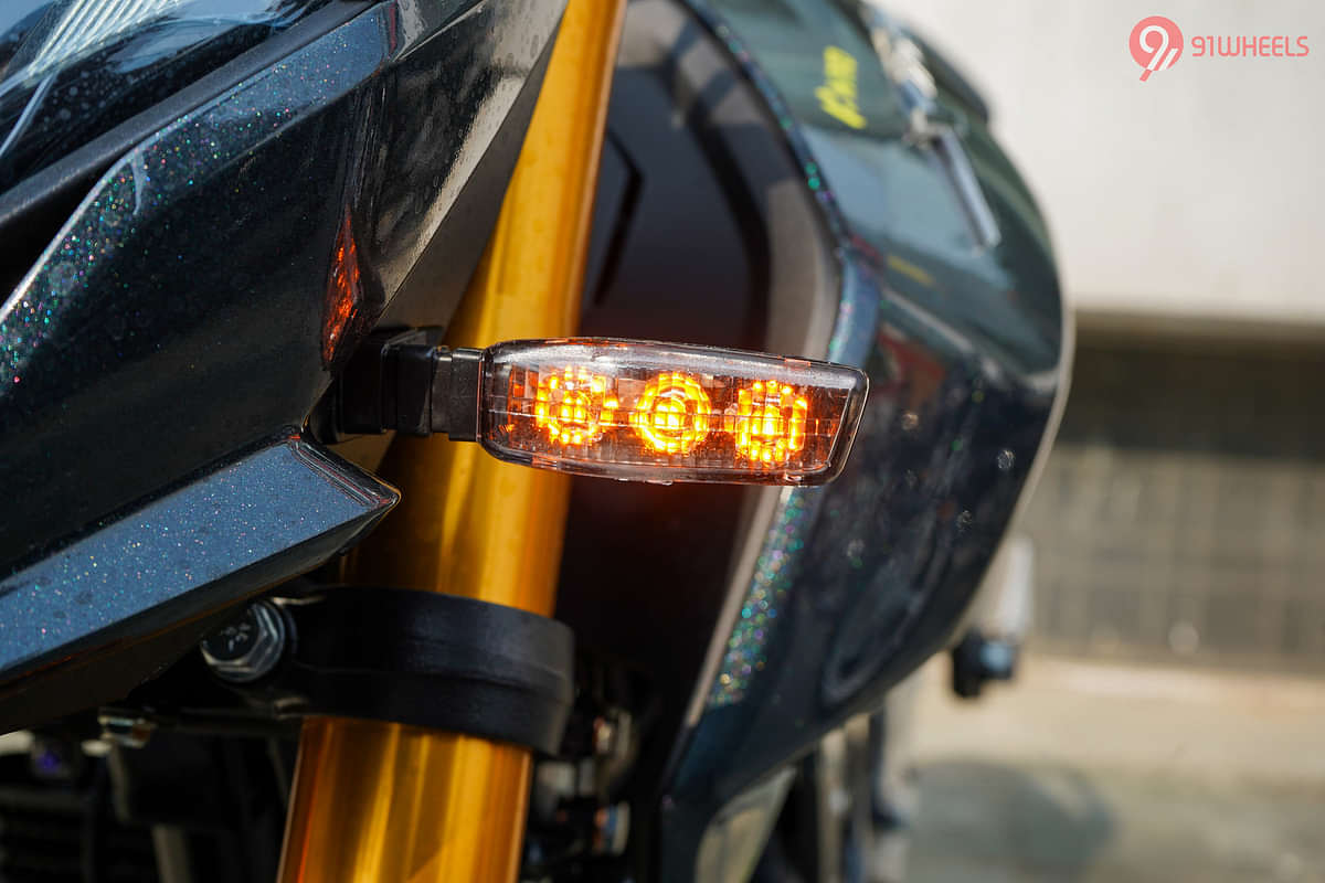 Hero Xtreme 160R 4V Front Turn Indicators