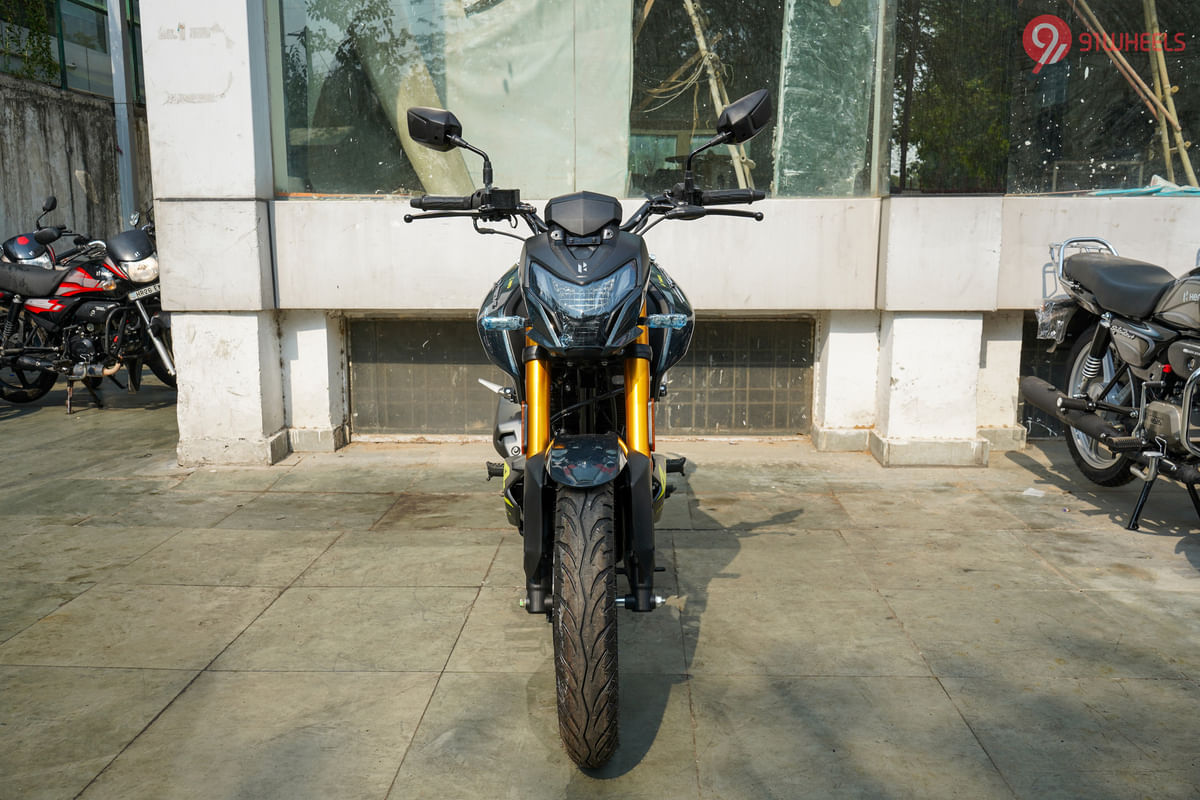 Hero Xtreme 160R 4V Front View