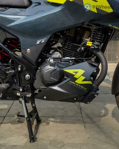 Xtreme 160R 4V Engine From Left