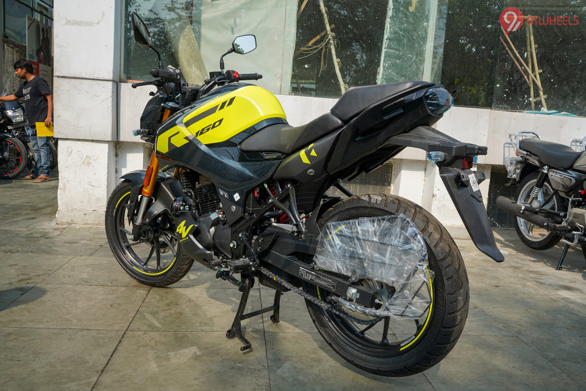 Hero Xtreme 160R 4V Left Rear Three Quarter Hero Xtreme 160R 4V Left Rear Three Quarter