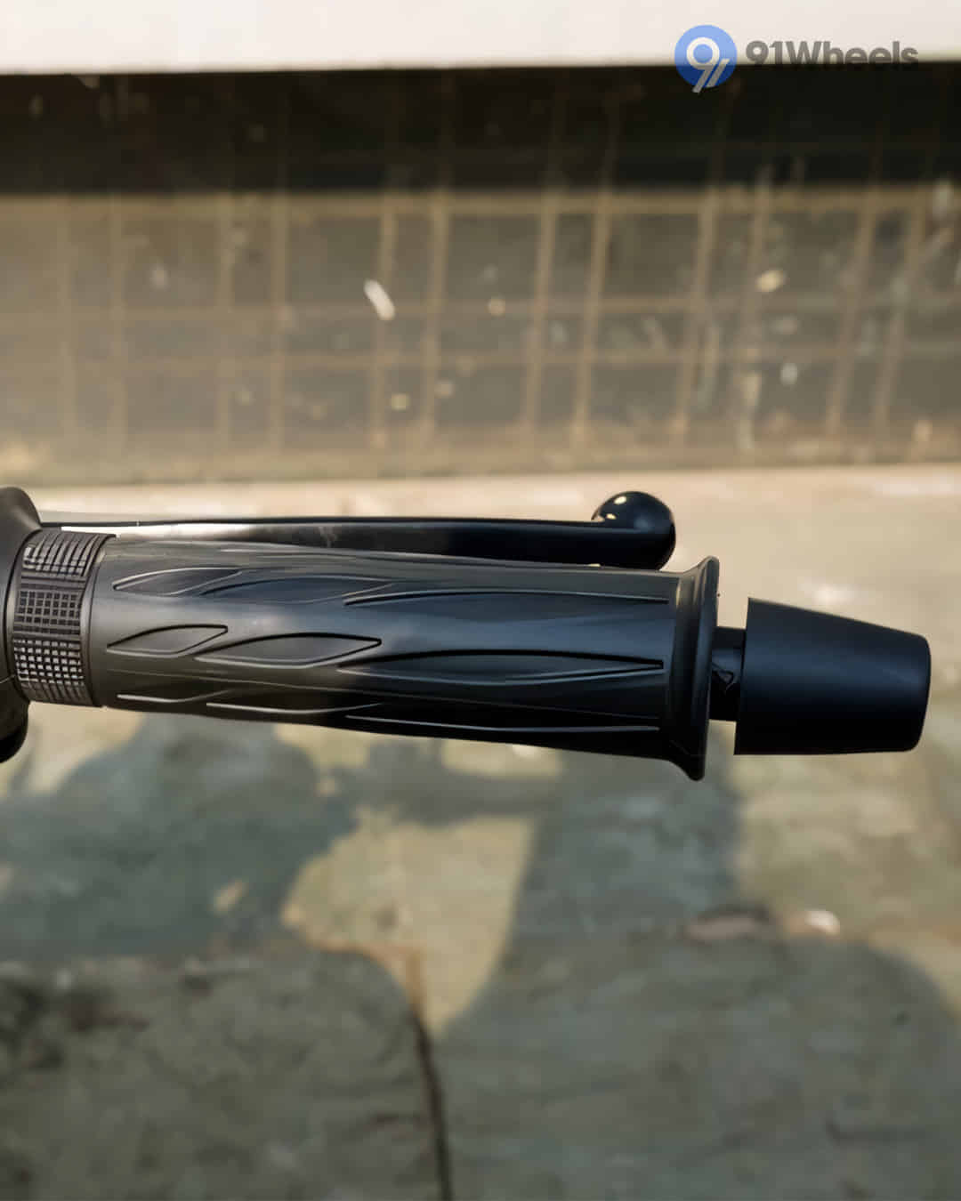 Right Side Handelbar Throttle Grip