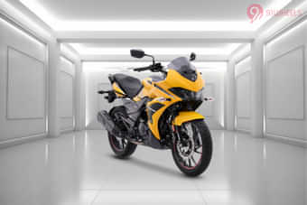 Hero Xtreme 200S 4V 2023- 2024 Right Front Three Quarter