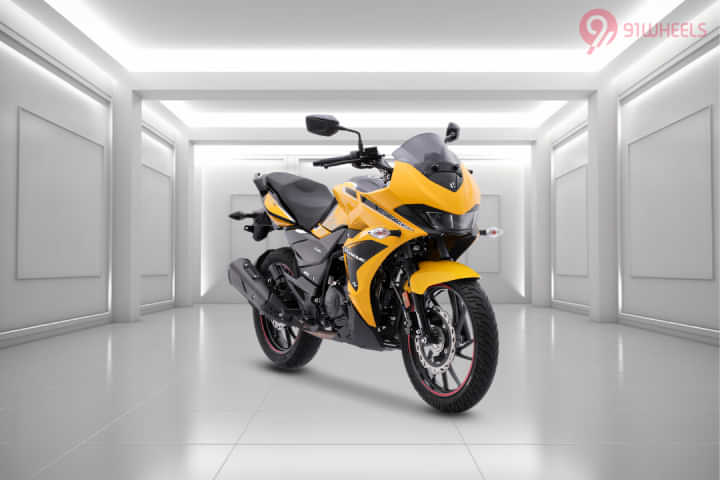 Hero Xtreme 200S 4V 2023- 2024 Right Front Three Quarter