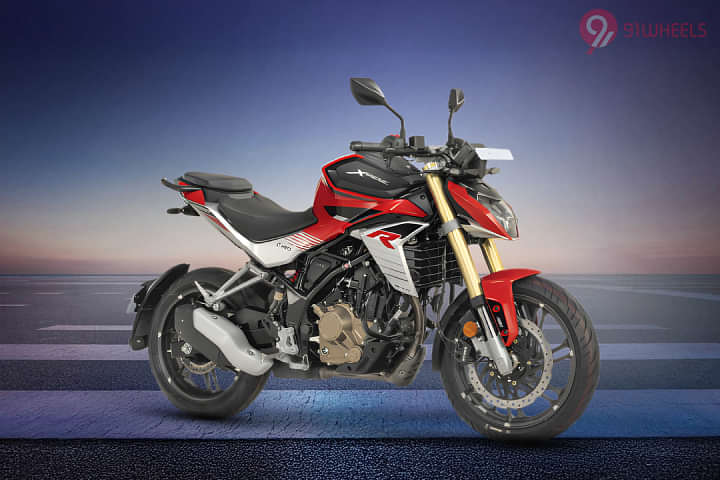Hero Xtreme 250R Right Front Three Quarter