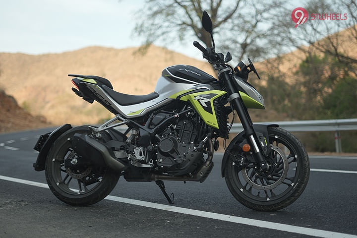 Hero Xtreme 250R Right Side View
