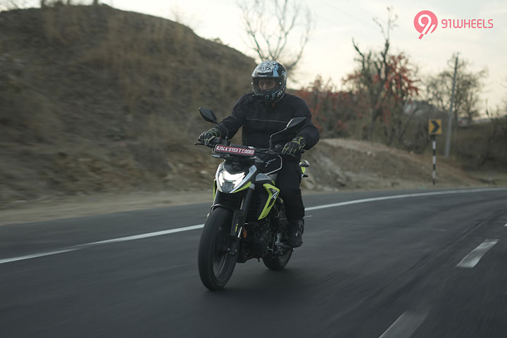 Hero Xtreme 250R Riding Shot