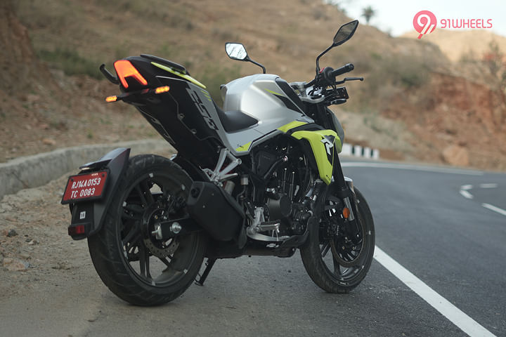 Hero Xtreme 250R Right Rear Three Quarter