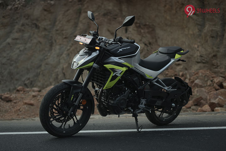 Hero Xtreme 250R Left Front Three Quarter