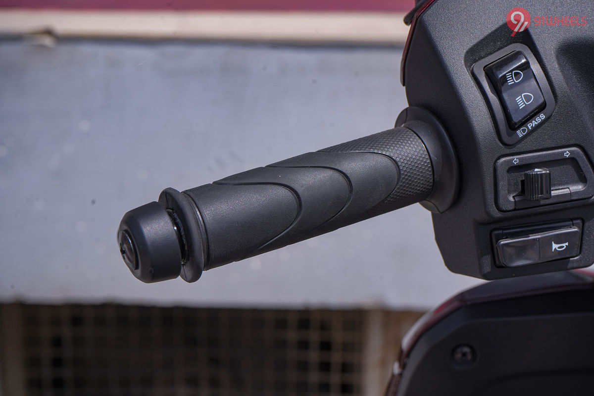Honda  Activa 125 Left Side Handelbar Grip