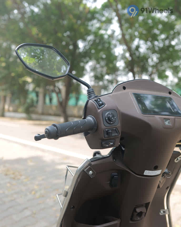 Handlebar & Console Area - 6