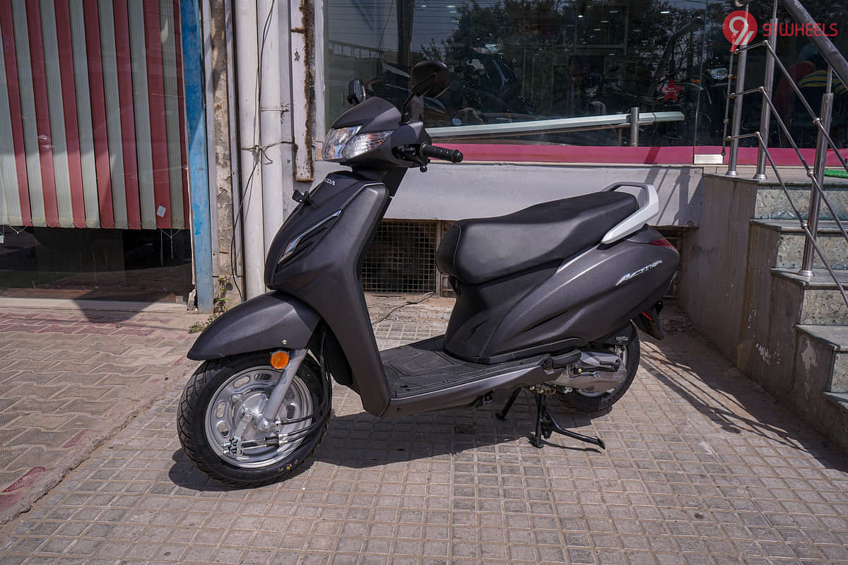 Honda  Activa Left Front Three Quarter