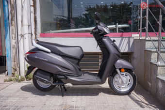 Honda  Activa Right Side View Honda  Activa Right Side View