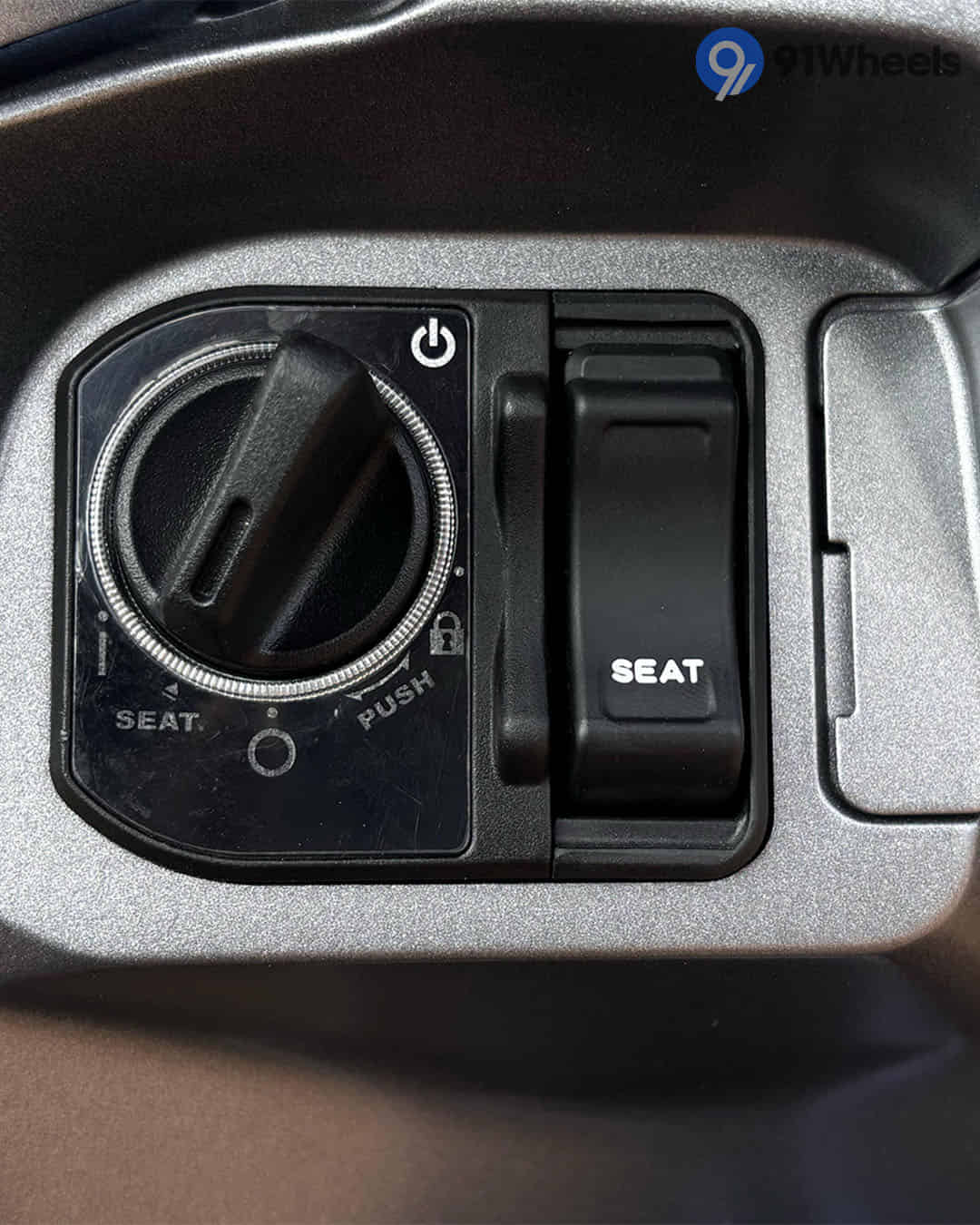 Seat Remove/Fix Lock