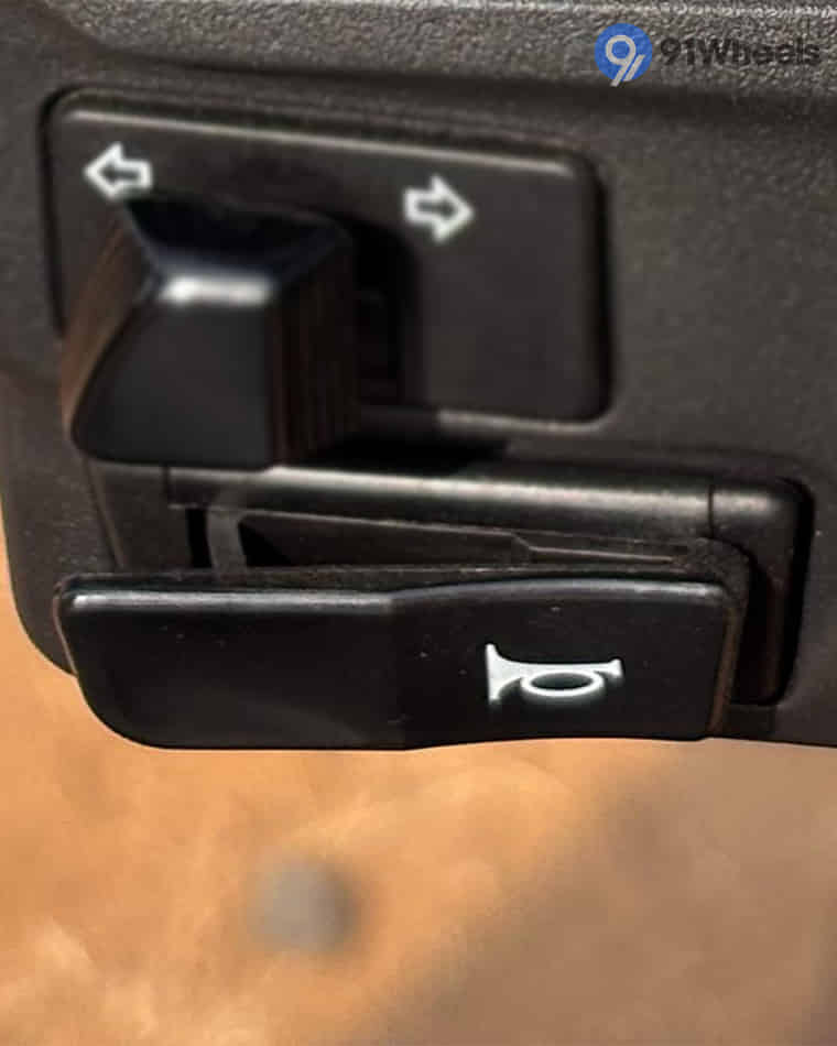 Handlebar & Console Area - 5