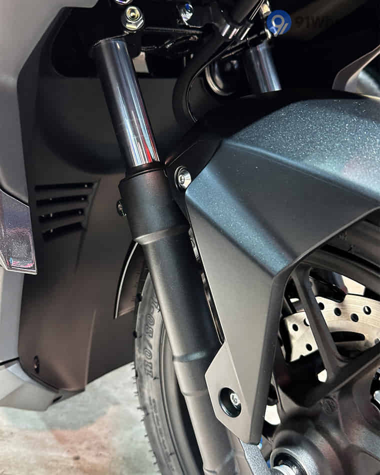 Front Body & Wheels - 4 Front Body & Wheels - 4