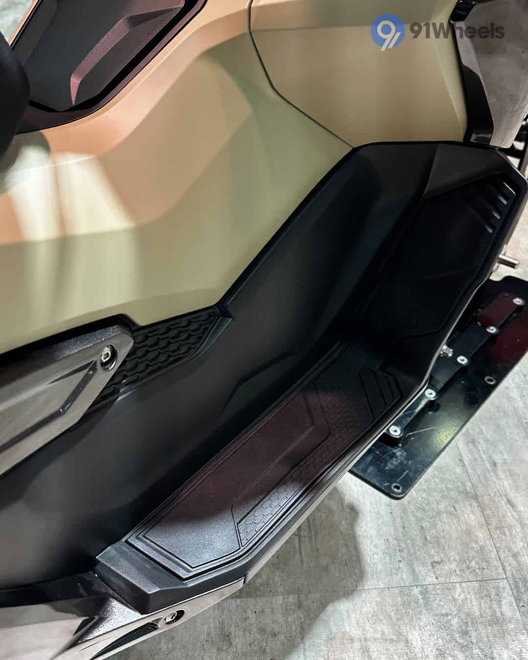 Pillion Footrest Pillion Footrest