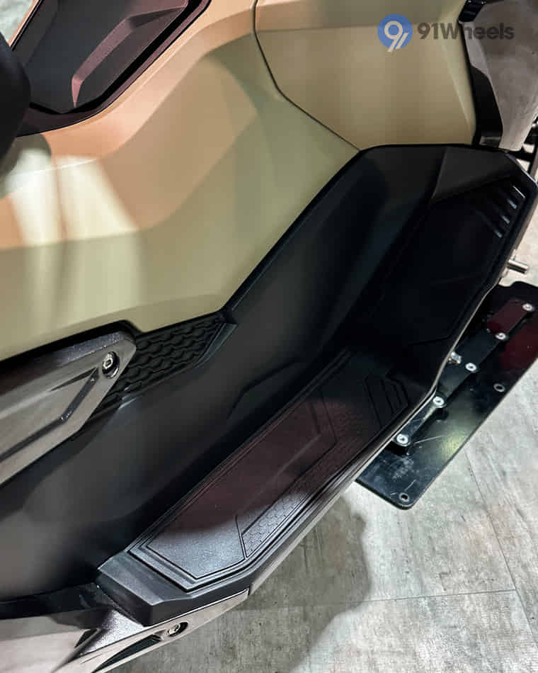 Stands & Utility - 6 Stands & Utility - 6