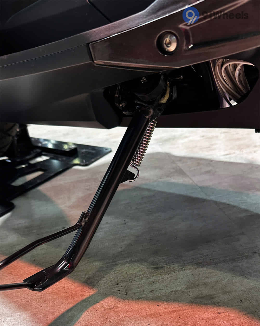 Side Stand Side Stand