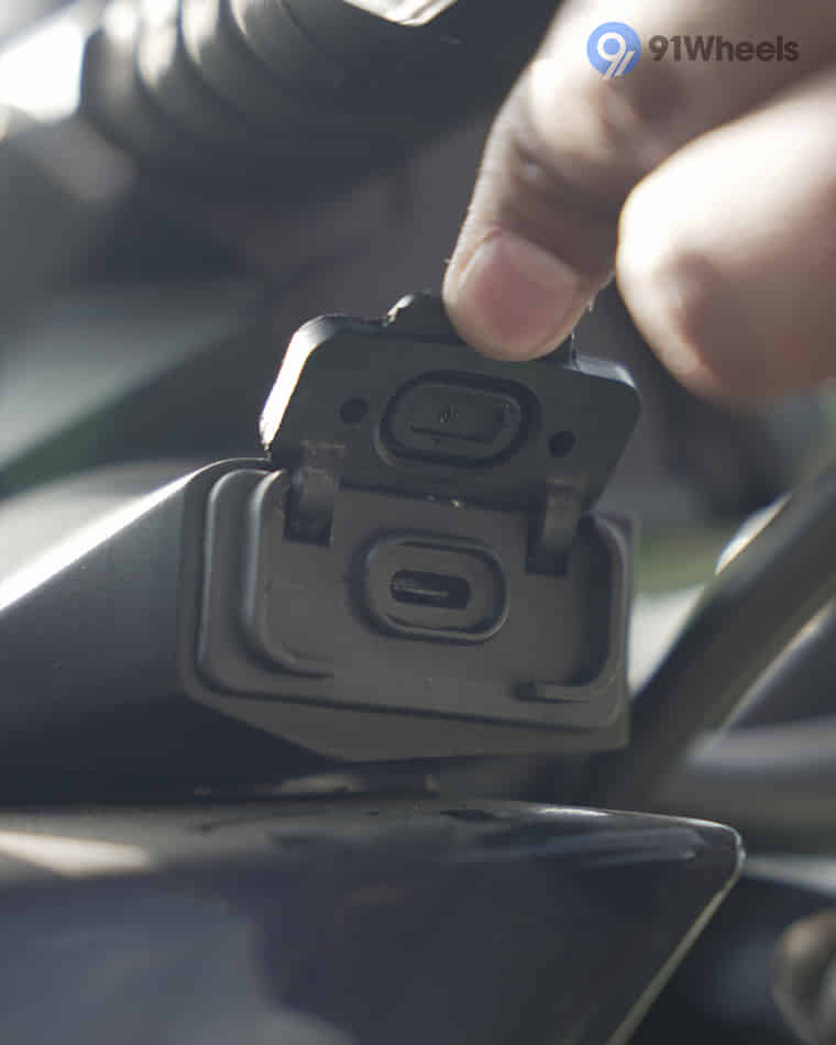 Handlebar & Console Area - 47