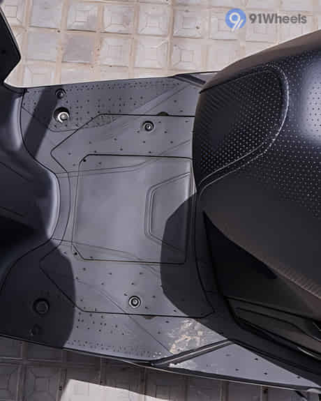 Dio 125 Floorboard