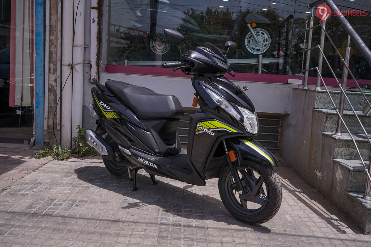 Honda Dio 125 Right Front Three Quarter