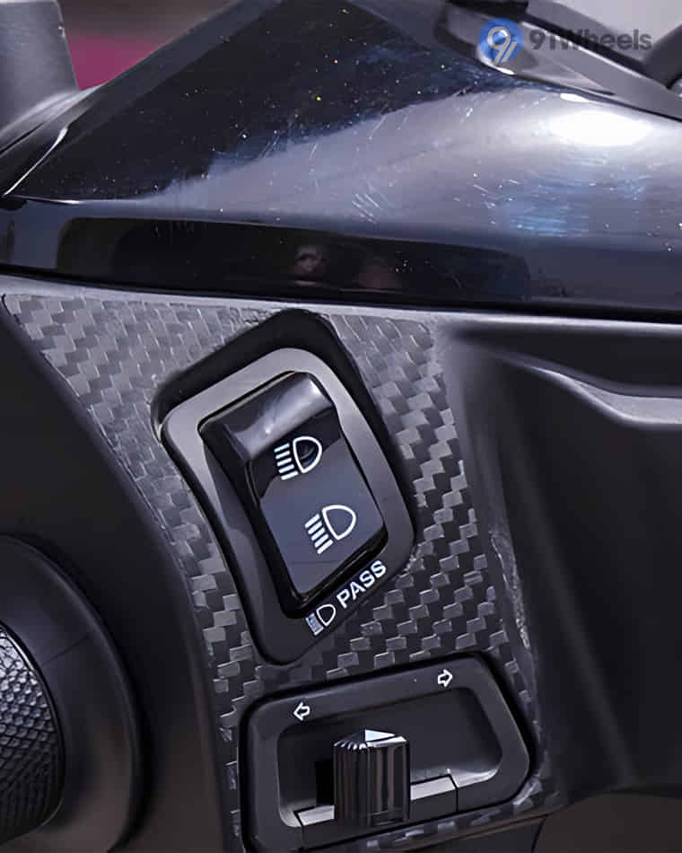 Handlebar & Console Area - 1