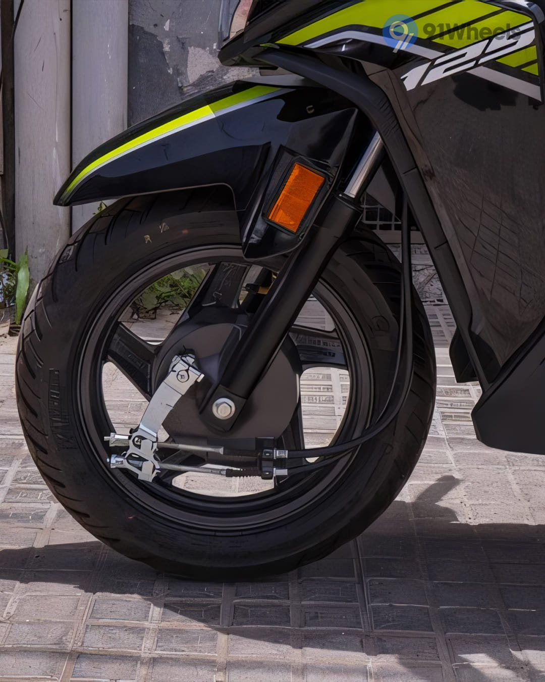 Front Body & Wheels - 1 Front Body & Wheels - 1