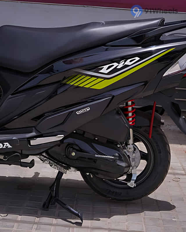 Dio 125 Left Side Body Panel