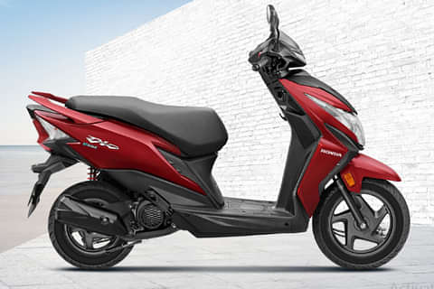 Honda Dio BS6 DLX Right Side View