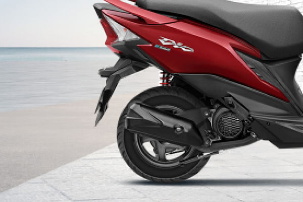 Honda dio deluxe online colours