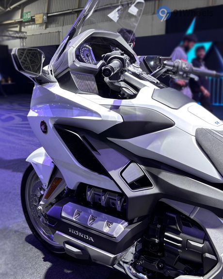 Gold Wing Side Fairing