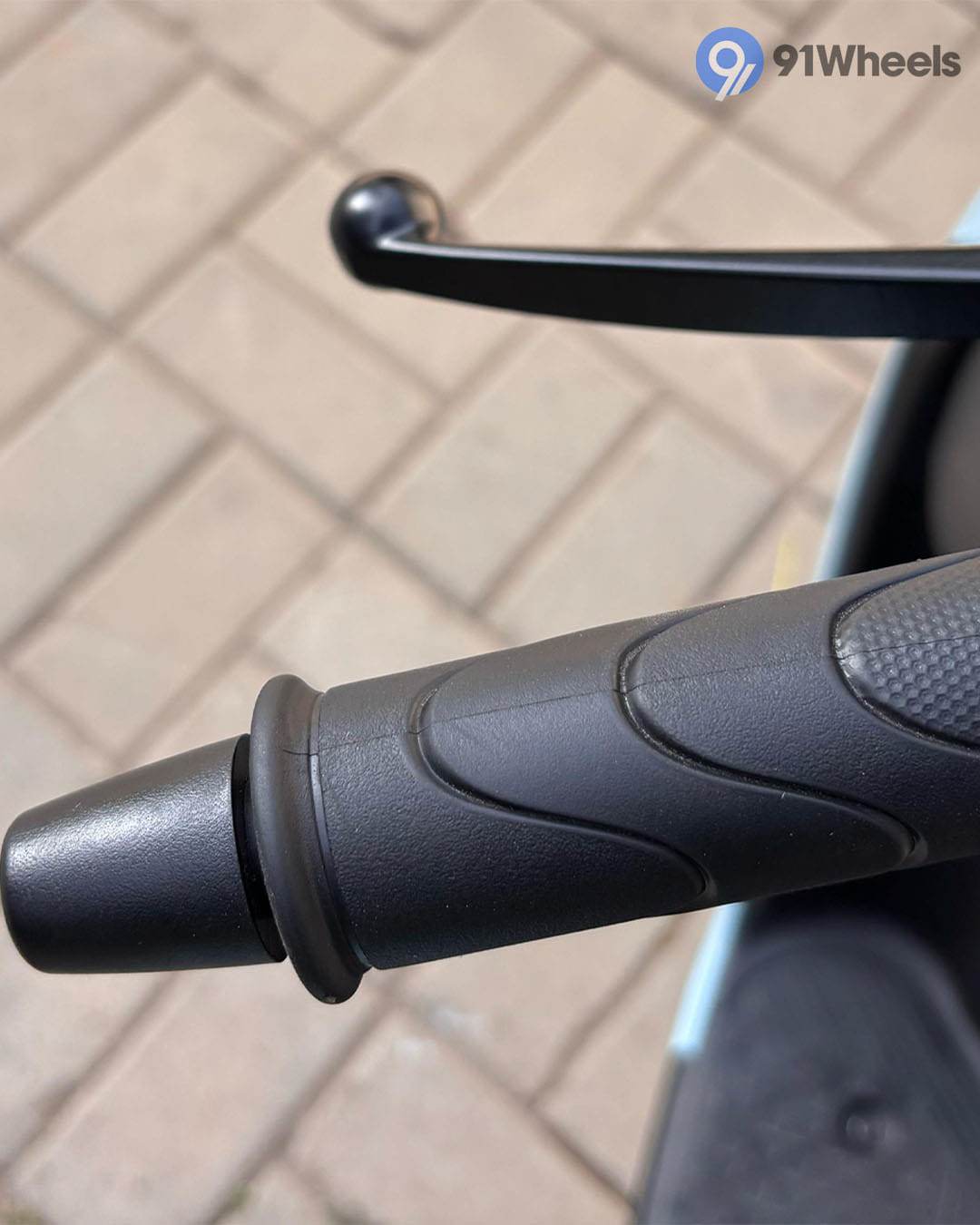 Handlebar & Console Area - 8