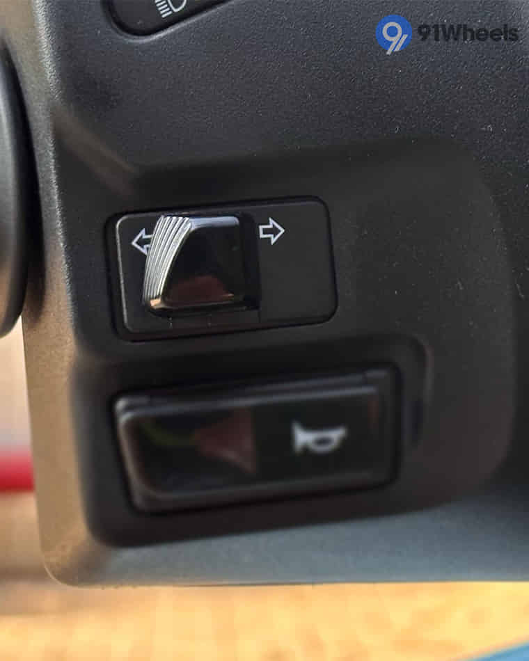 Handlebar & Console Area - 2