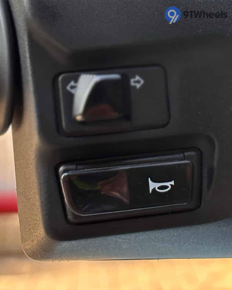 Handlebar & Console Area - 3