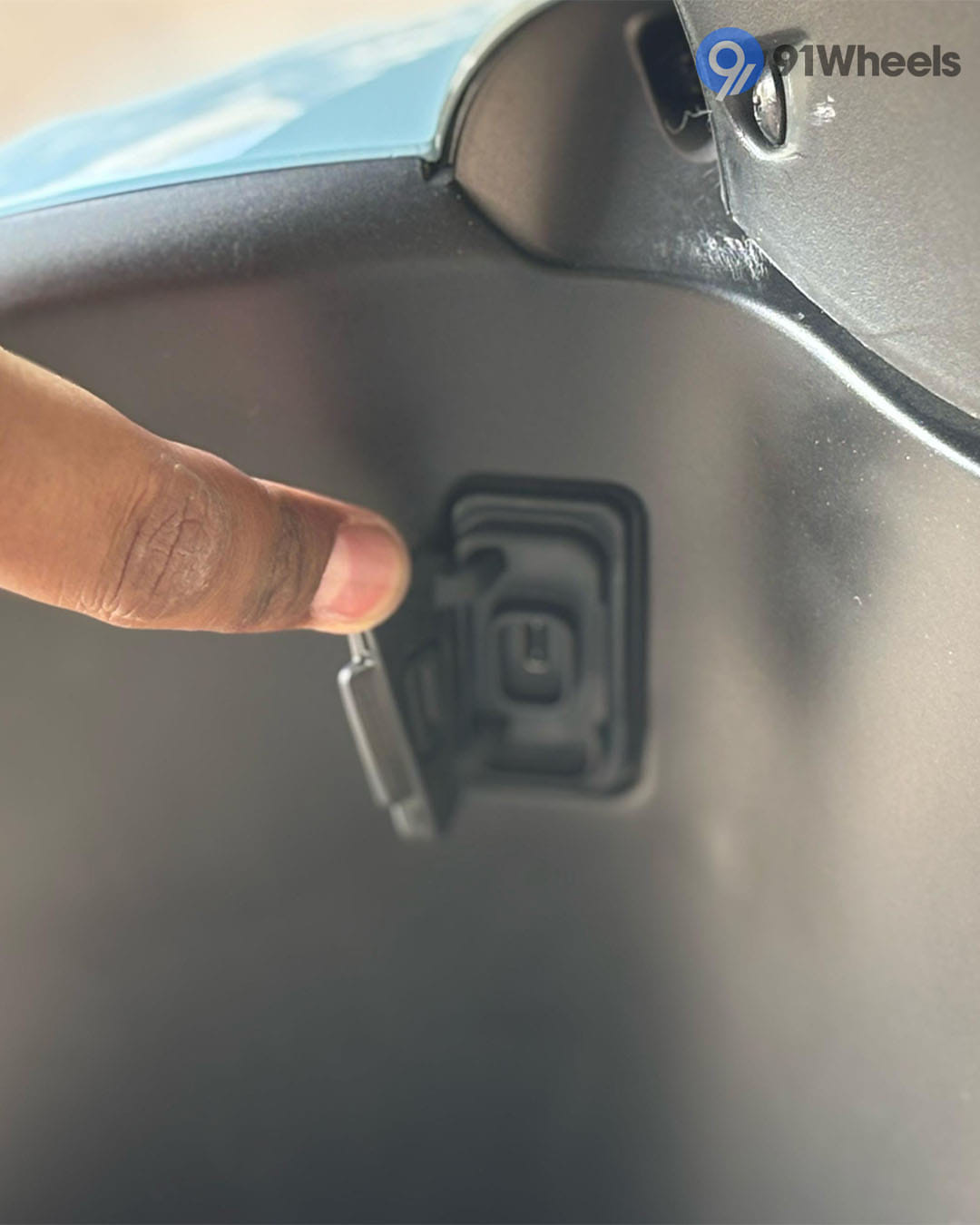 Honda QC 1 USB Charging Port