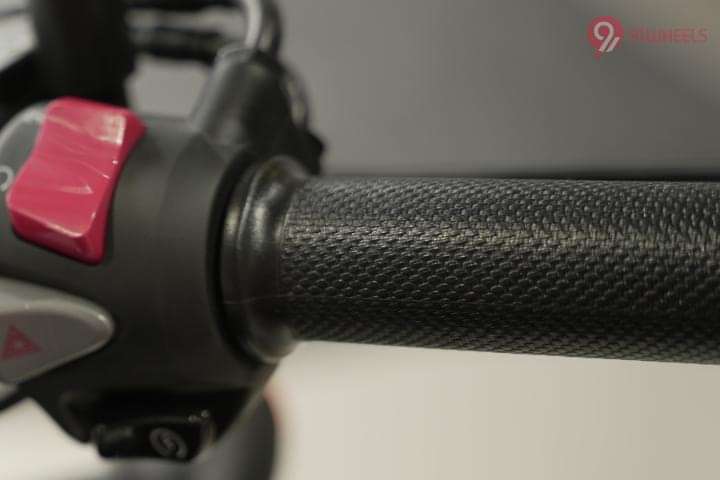 Honda Rebel 500 Right Side Handelbar Throttle Grip
