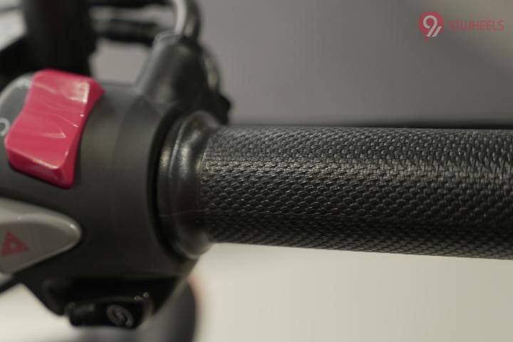 Honda Rebel 500 Right Side Handelbar Throttle Grip